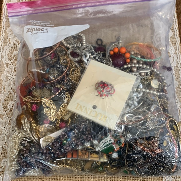 4lbs 6.8oz Jewelry Lot - Picture 3 of 4